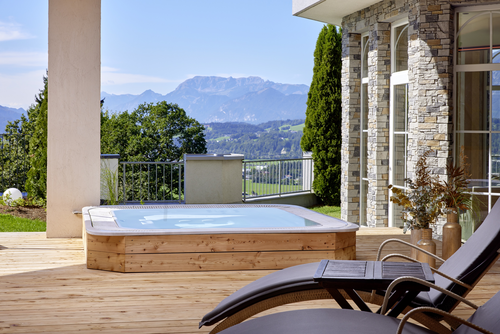 Whirlpool im Außenbereich  (Hotel Panorama Royal)