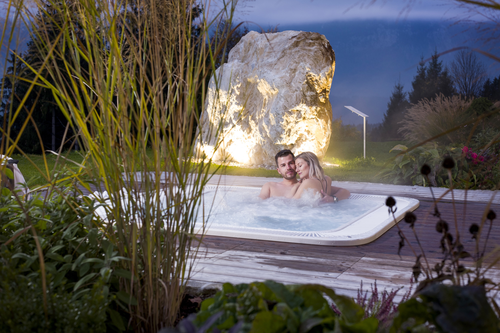 Zweisamkeit im Whirlpool genießen (c) Dabernig (Hotel Panorama Royal)