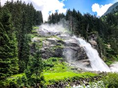 Atemberaubender Wasserfall im Sommer (Tourismusverband Krimml)