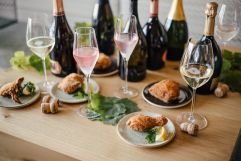 Backhendl und Champagner (c) Karin Bergmann (Ratscher Landhaus)