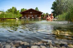 Baden im Schwimmteich (VILA VITA Pannonia)