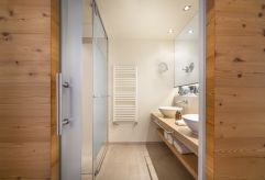 Badezimmer der V Level Designart Junior Suite (Valamar Riviera)