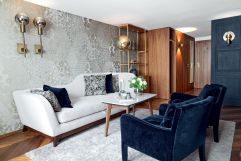 Bequeme Couch in der Executive Suite (c) Dominik Cini (Hotel Zürserhof)