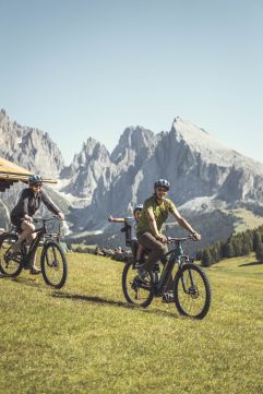 Bike-Tour für die ganze Familie (c) Hannes Niederkofler (Cavallino Bianco Family Spa Grand Hotel)