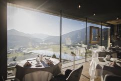 Breakfast with a view ©Manuel Kottersteger (Alpin Panorama Hotel Hubertus)