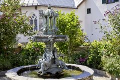Brunnen mit Details (Hotel Schloss Mittersill)