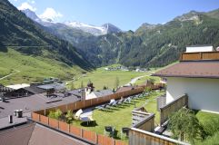 Dachterrasse mit Blick auf den Gletscher (Hotel Klausnerhof)