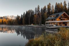 Das Steghaus im Herbst (c) Jukka Pehkonen (Alpenhotel Kitzbühel)