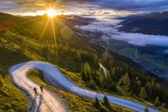 Die letzten Sonnenstrahlen genießen (Wildkogel Arena Neukirchen &amp; Bramberg)