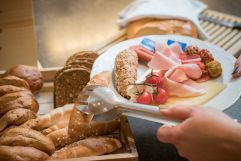 Einladendes Frühstücksbuffet (Wohlfühlhotel Schiestl)