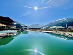 Einziges 5-Sterne-Hotel mit Badesee in Tirol (Der Böglerhof)