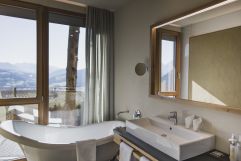 Entspannen im Panoramazimmer Belvederes ©Manuel Kottersteger (Alpin Panorama Hotel Hubertus)