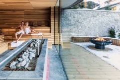 Entspannen in der modernen Sauna mit Panoramafenster (Hotel Granbaita Dolomites)