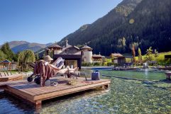 Entspannende Stunden am Badeteich (c) Michael Huber (Fontis luxury spa lodge)