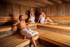 entspannung_in_der_sauna_c_my_alpenwelt_resort.jpg
