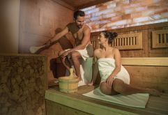 Entspannung pur in der Sauna (c) Thomas Wolkersdorfer (Alpina Kössen)