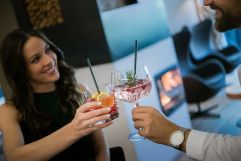 Erfrischende Drinks genießen (c) wisthaler.com (Alpinhotel Keil)