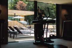 Fitnessraum mit toller Aussicht (c) Jukka Pehkonen (Alpenhotel Kitzbühel)