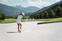 Frau beim Golf (c) Christoph Johann (Golfclub Zillertal-Uderns)