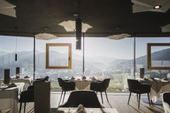 Genussmomente in der neuen Dining Area ©Manuel Kottersteger (Alpin Panorama Hotel Hubertus)