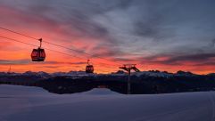 Gondeln vor verzauberndem Sonnenuntergang © Gitschhütte (Tratterhof)