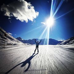 Grenzenloses Skivergnügen am Arlberg (c) Bernhard Huber  (Hotel Zürserhof)