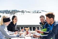 Gute Zeit mit Freunden (c) wisthaler.com (Dolomitenregion Kronplatz)