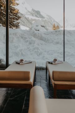 Hohe Schneewände verdecken den Ausblick (c) Anna Fichtner (Hotel Hinteregger)