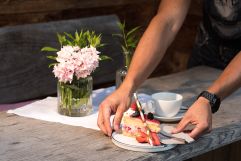 Kaffee und Kuchen (Alpzitt Chalets)