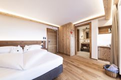 Komfortables Doppelbett (c) Armin Huber (Hotel Tann)