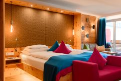 Komfortables Doppelbett (c) manuel marktl (Impuls Hotel Tirol)