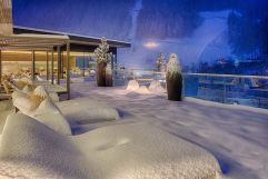 Märchenhafte Schneemengen auf der Skylounge (Wellnessresort Amonti &amp; Lunaris)