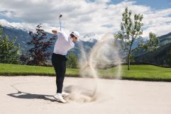 Mann am Golfplatz (c) Jukka Pehkonen (Golfclub Zillertal-Uderns)