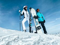 Paar in Ski- und Snowboardmontur © Monika Majsterek (Tratterhof)