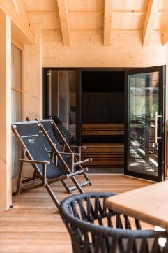 Panorama-Sauna auf der privaten Sonnenterrasse (Tirler-Dolomites Living Hotel)