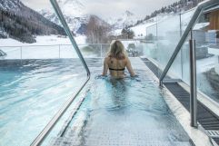 Pool im Winter (Bildarchiv All-Suite Resorts Ötztal)