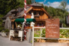 Positive Worte zaubern ein Lächeln auf die Lippen (c) Daniel Kogler (Naturdorf Oberkühnreit)