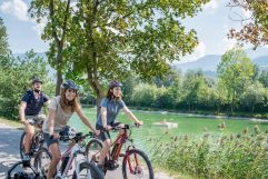 Radtour um den Badesee Weißlahn (c) Angélica Morales (Silberregion Karwendel)