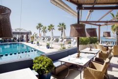 Restauranterrasse mit Blick zum Pool (Hotel Portixol)