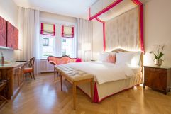 Schlafbereich der Superior Romantik Suite (Hotel KAISERHOF Wien)