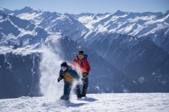 Schneeballschlacht beim Wandern (Wildkogel Arena Neukirchen &amp; Bramberg)