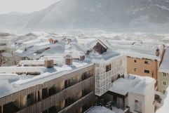 Schneebedeckte Häuser (c) Anna Fichtner (Hotel Hinteregger)