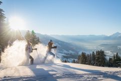 Schneeschuhwandern im pulvrigem Schnee (TVB Silberregion Karwendel)