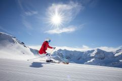 Ski fahren auf den tollen Skipisten (c) SalzburgerLand Tourismus (Biohotel Castello Königsleiten)