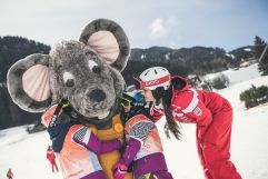 Ski &amp; Lino (c) Hannes Niederkofler (Cavallino Bianco Family Spa Grand Hotel)