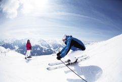 Skifahren bei optimalen Bedingungen (c) TVB Wald (Biohotel Castello Königsleiten)