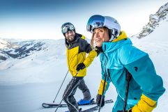 Skifahren bei traumhaftem Wetter (c) Erste Ferienregion im Zillertal-Andi Frank (Wohlfühlhotel Schiestl)