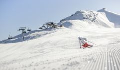 skifahren_in_den_dolomiten_c_manuel_kottersteger_hirben_naturlaub.jpg
