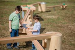 Spaß an der Holzkugelbahn (c) Karin Bergmann (Ratscher Landhaus)