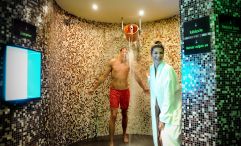 Spaß in der Duscheimer Dusche (Hotel Asam)